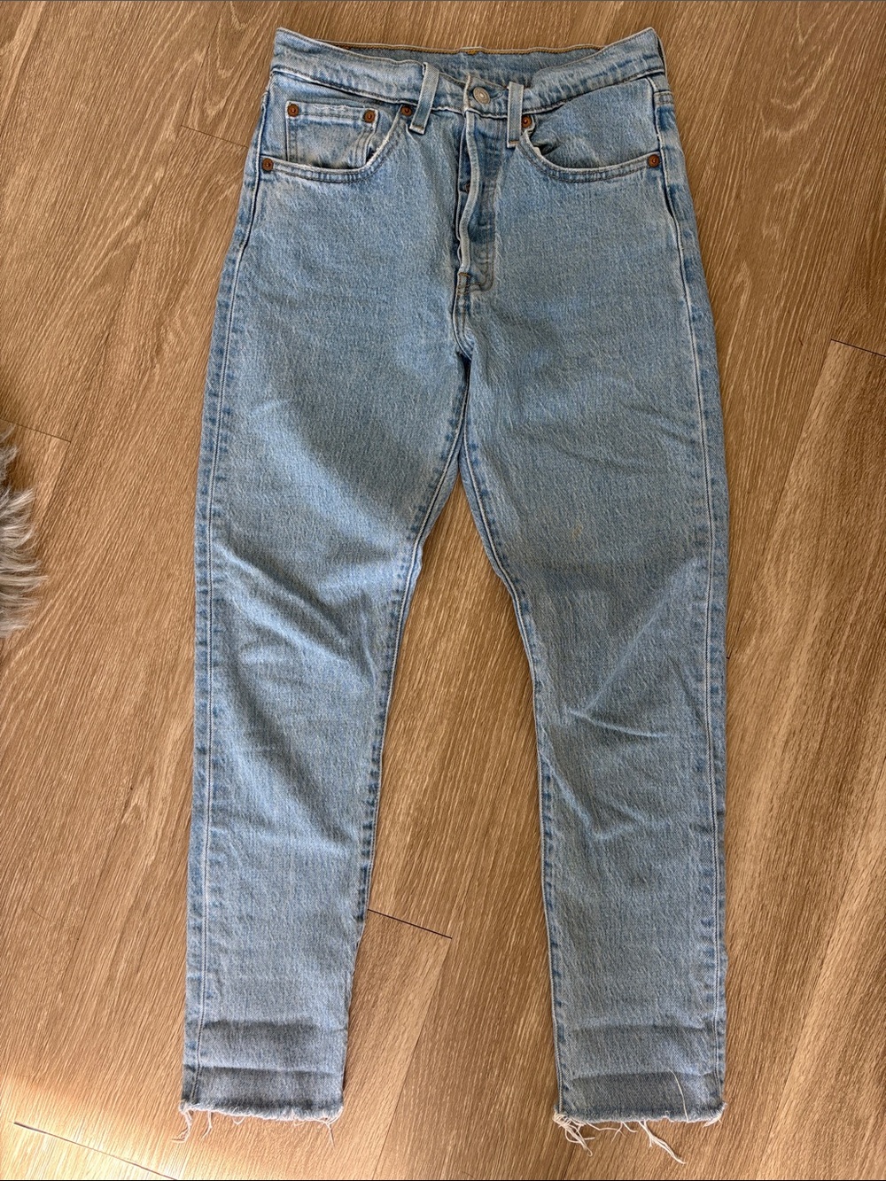 Levi’s 501 Button-fly High waisted skinny jeans with frayed hem